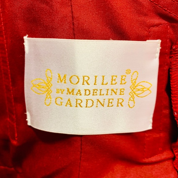 NEW WITH TAGS Rich RED dress! Sequin detail 🌹 - Picture 7 of 8